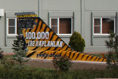 192 Filo Tiger painted F-16 tail in front of the Squadron building